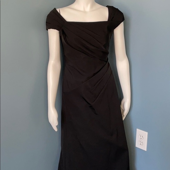 Tadashi Shoji Stunning Black Evening Dress size 6 - Picture 1 of 7